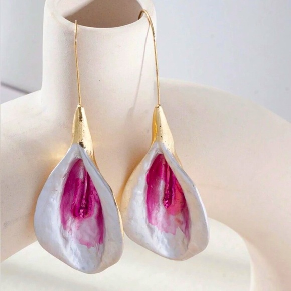 Pink Flower Drop Earrings - Picture 2 of 3